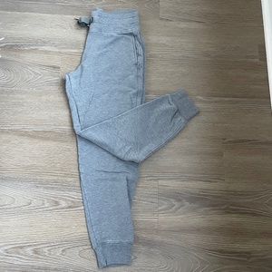 Like new Athleta "Balance" joggers